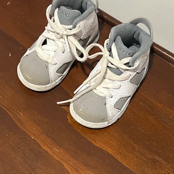Used toddler Jordan’s -size 6 - Picture 8 of 14